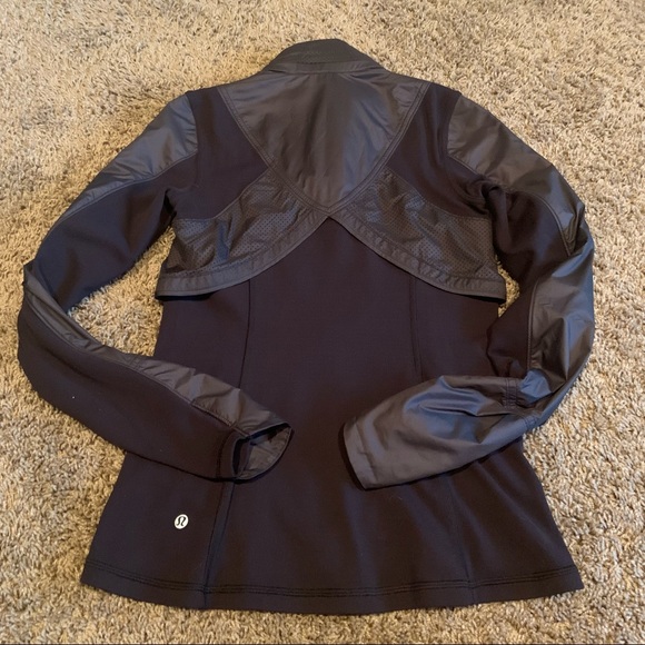 Lululemon Run jacket size 4 - Picture 2 of 4